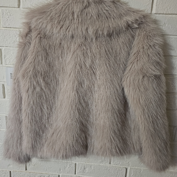 Vera Wang Faux Fur Plush Cropped Coat - Picture 3 of 6